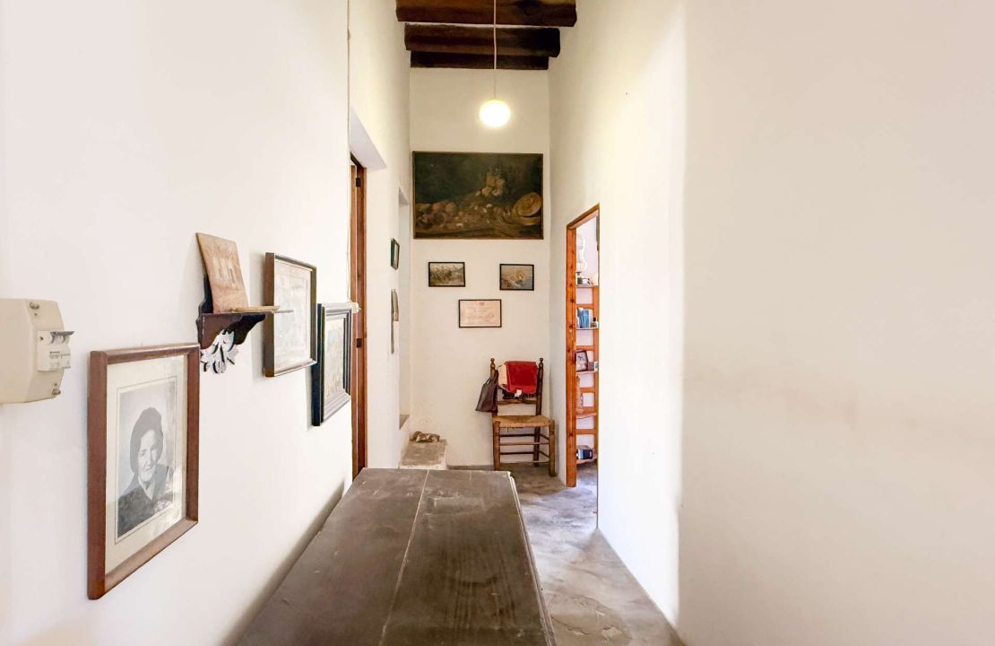 Townhouse for sale in Pollença old town to be refurbished